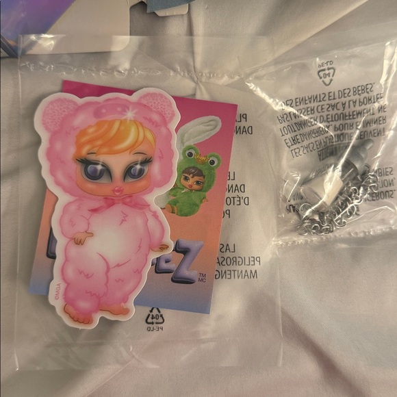 NIB Bratz Doll Bratziez Chloe Mystery Box - Picture 2 of 4